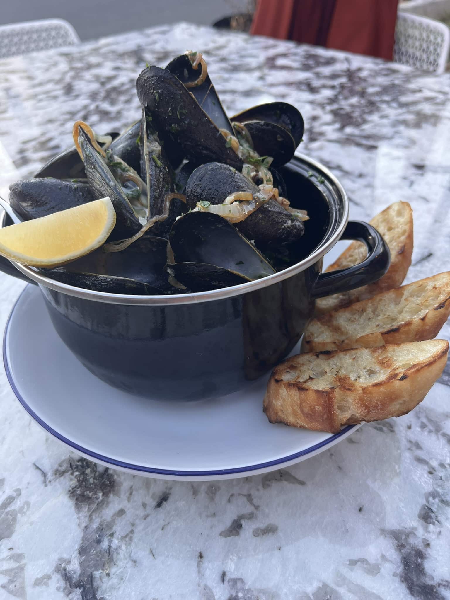 Saison Butter Mussels